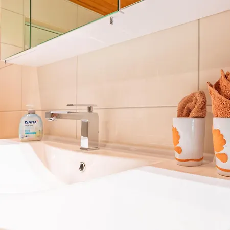 Edelweiss Apartment *